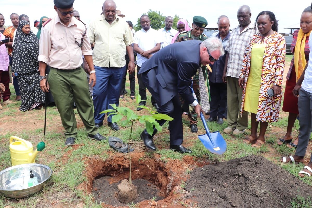 Australian High Commissioner to Kenya, HE Mr Luke Williams plants a tree at the project's launch in Kwale, Kenya.
